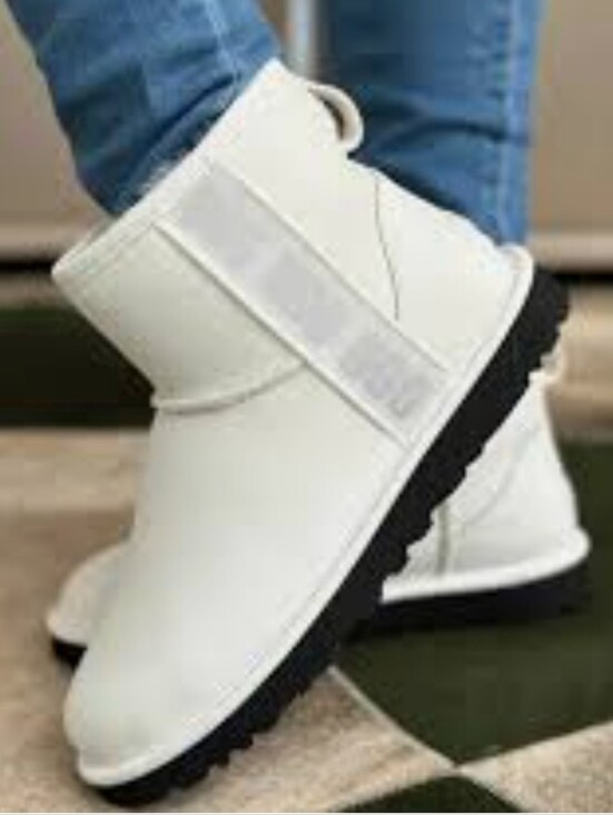 UGG Shoes - UGG Mini Boots, Size 7, Side Logo, Creamy White Suede